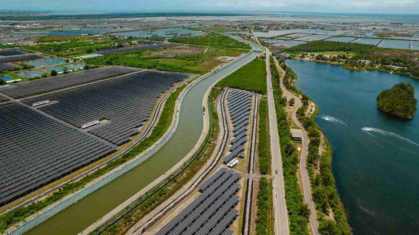 杏悦2能源事业提供智慧能源管理、、、太阳能监控管理、、全方位电厂建置及运维解决方案，，，，并拥有管理超过6000案场的经验