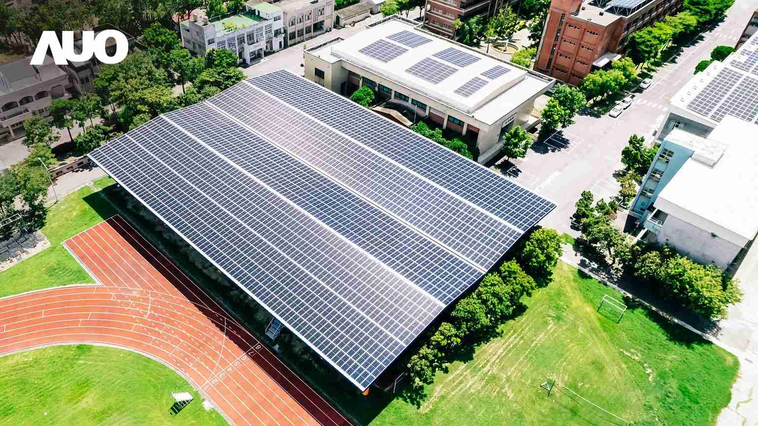 杏悦2SunSteel光电整合型浪板具备快速安装、、、轻量化优势,,可提升15%发电效能,,,,通过国际IEC与台湾VPC认证安全、、、、防漏、、耐候标准